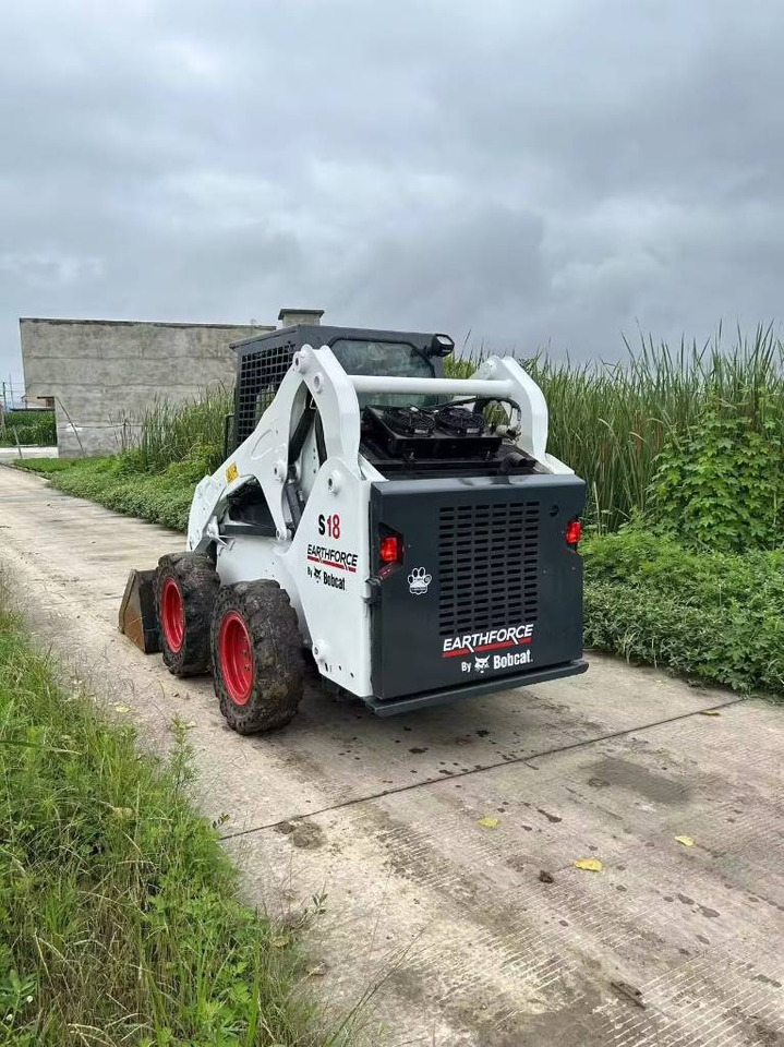 Máy xúc lật đa năng Bobcat S 18: hình 10