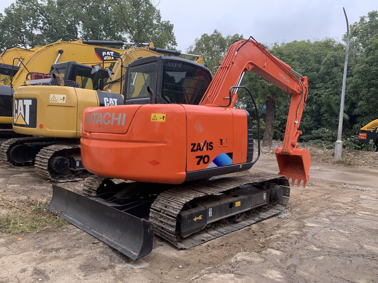Cho thuê Hitachi Zaxis 70 Hitachi Zaxis 70: hình 9