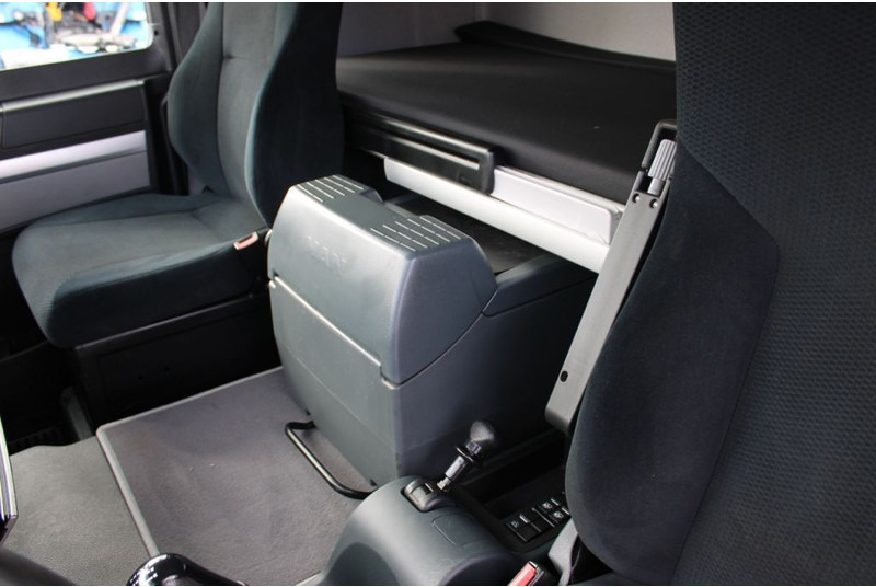 Xe tải thùng mui bạt MAN TGM 12.250 + EURO 6 + manual + LIFT + BE apk 18-05-2024: hình 8