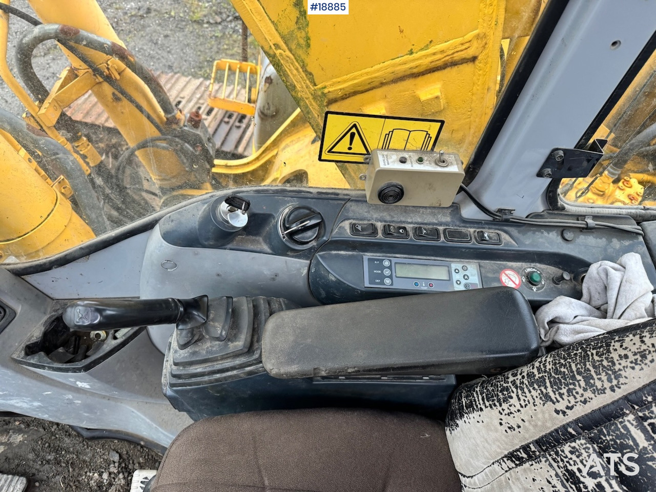 Máy xúc New Holland Kobelco E215B: hình 30