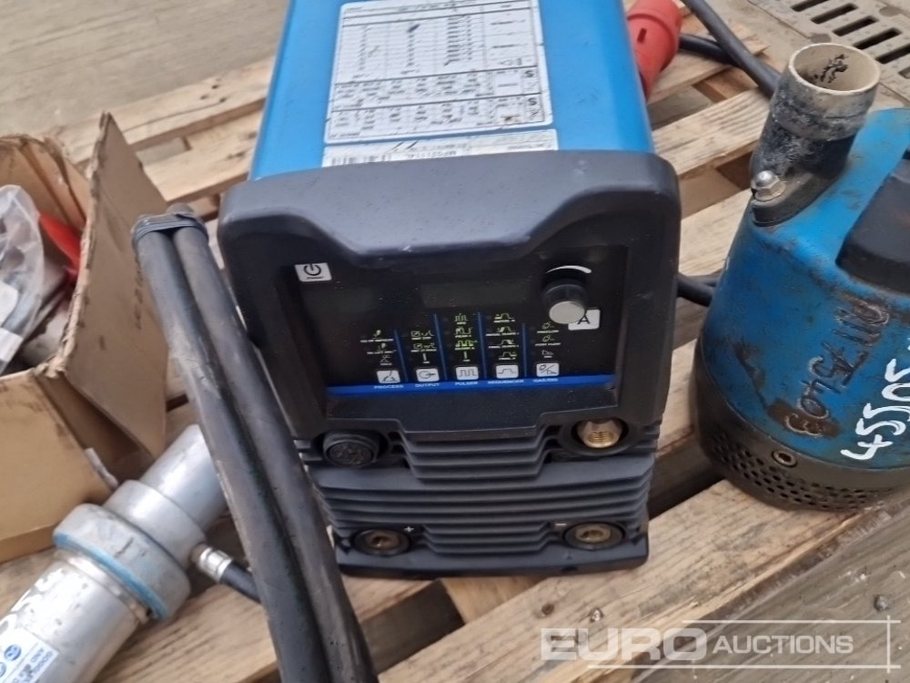 Trang thiết bị xây dựng Hydraulic Impact Wrench (2 of), Miller 415Volt Welder, Submersible Pump: hình 12