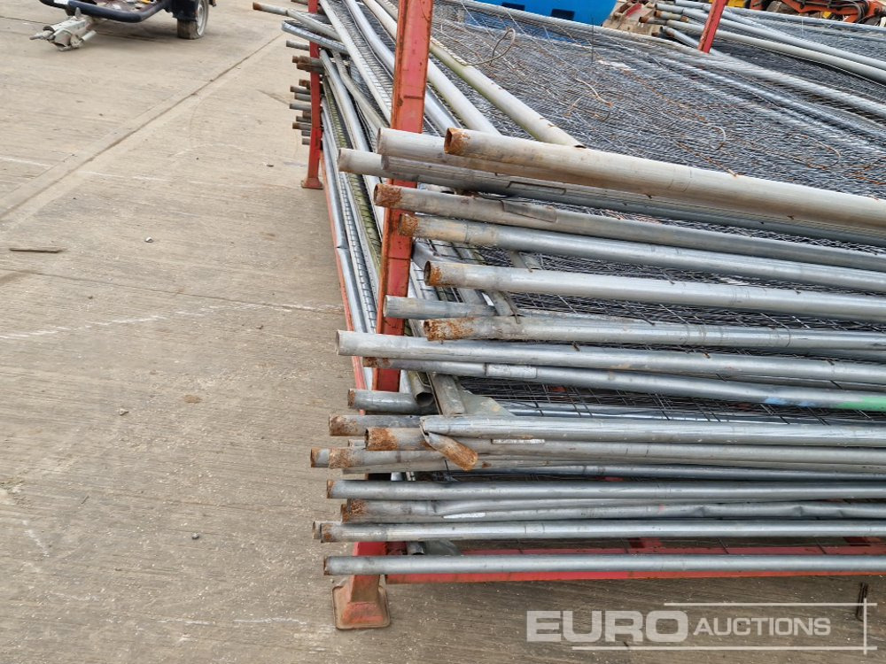 Trang thiết bị xây dựng Stillage of Heras Fencing (2 of): hình 19